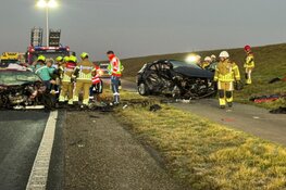 Ernstig ongeval op Markerwaarddijk, weg afgesloten