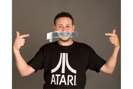 Finalist Leids Cabaret Festival Saïd El Hassnaoui brengt hilarische en ontwapenende voorstelling naar Hoorn