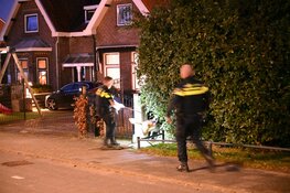 Explosie bij voordeur van woning in Hoorn