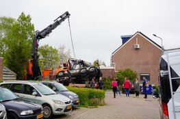 Telekraan omgevallen in woonwijk Avenhorn