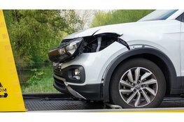 Schade na aanrijding op kruising bij Berkhout