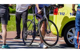 Wielrenner gewond na botsing met auto