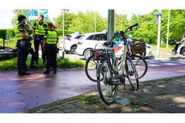 Fietster gewond na aanrijding met bestelbus in Hoorn