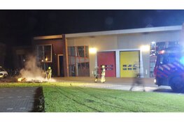 Jongeren steken pallets in brand in Obdam