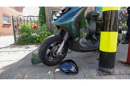 Scooterrijder lichtgewond na aanrijding met auto in Hoogkarspel