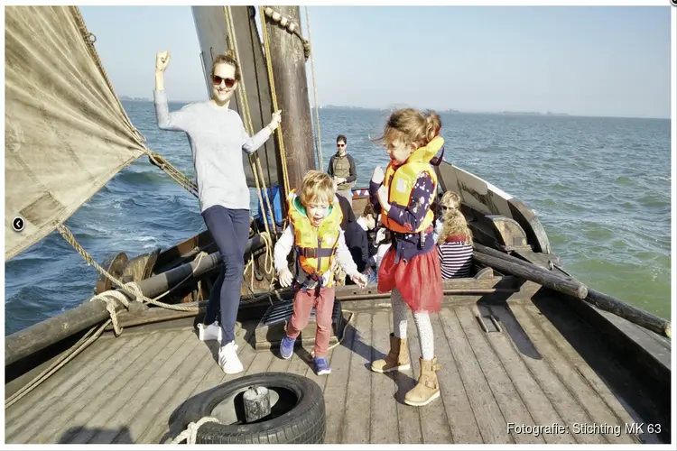 Meevaren met een originele botter of schouw