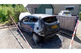 Tweede autobrand in twee weken Berkhout; vermoeden van brandstichting
