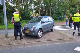 Jongen op fiets aangereden door auto