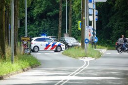 Jongen op fiets aangereden door auto