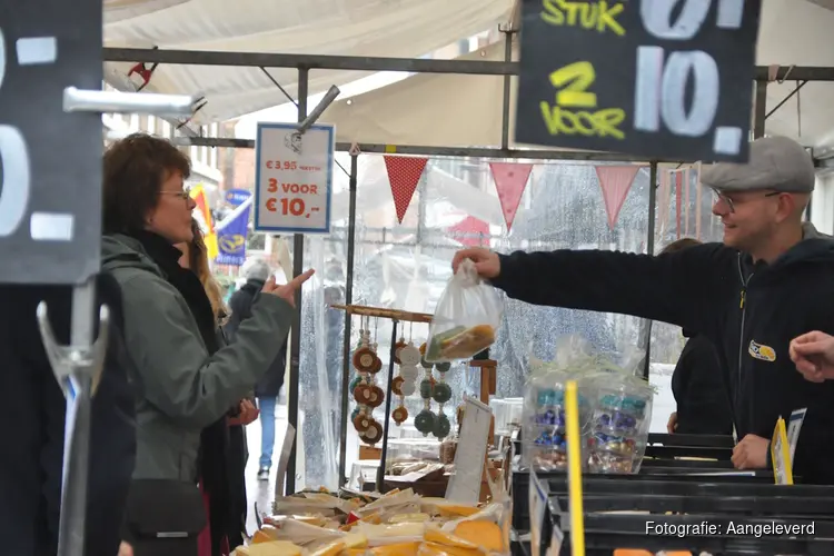 Superleuke braderie op de zondag van de kermis in Hoogwoud!