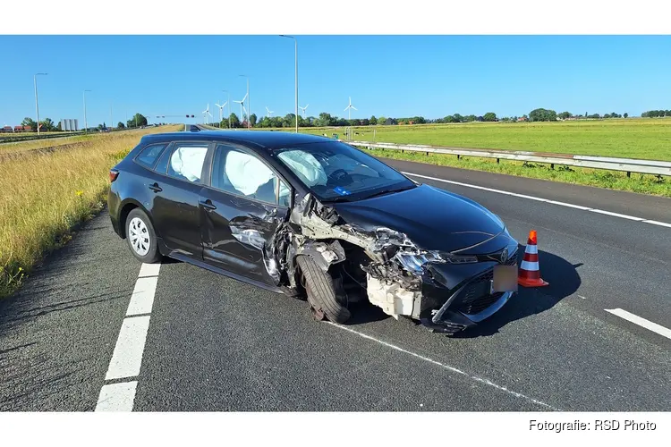 A7 afgesloten na ongeval tussen twee auto's