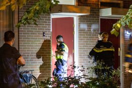 Explosie veroorzaakt schade aan voordeur van woning