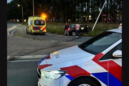 Twee gewonden bij flinke aanrijding op kruising Markerwaardweg in Zwaagdijk-Oost