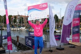 Swim4Brains 2025 zwemt recordbedrag bij elkaar voor de Hersenstichting