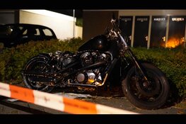 Buurtbewoners blussen brandende motor in Grootebroek