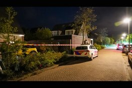 Zware schade na explosie bij woning in Wervershoof