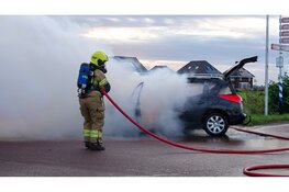 Auto door brand verwoest in Spierdijk
