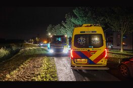 Automobiliste crasht tegen boom in Avenhorn