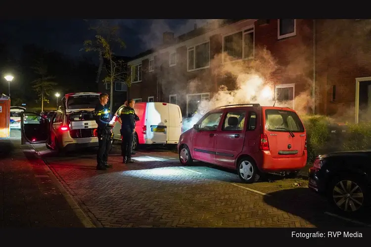 Politie blust beginnende autobrand in Hoorn