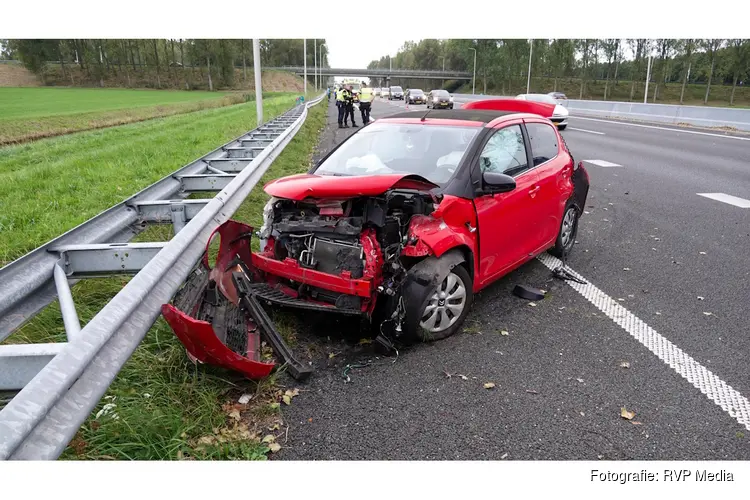 Veel schade na aanrijding op A7 bij Wognum