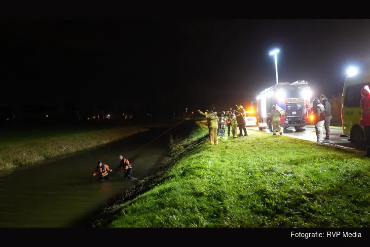 Openstaande fiets langs sloot in Grootebroek, zoekactie levert niets op