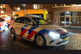 Man klimt in lantaarnpaal en raakt zwaargewond