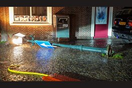 Man klimt in lantaarnpaal en raakt zwaargewond