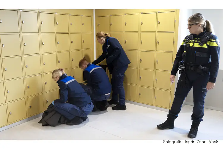 Grote kluisjescontrole bij Vonk Hoorn in samenwerking met politie en studenten Handhaving & Beveiliging