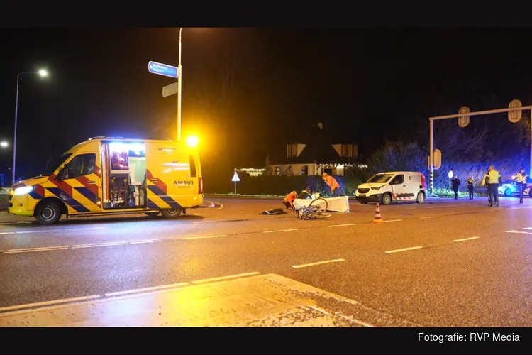 Fietser gewond na nachtelijke aanrijding in Hem