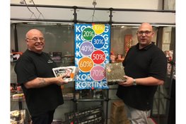 De vuurwerkverkoop bij Moped Brommer Shop — een familieverhaal sinds 1998