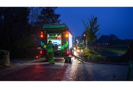 Brandweer blust brand in woning Hauwert