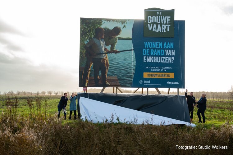 Onthulling bouwbord De Gouwe Vaart in Enkhuizen