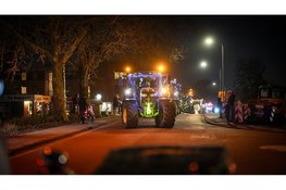 Sfeervolle Trekker Lichtjesoptocht brengt West-Friesland in kerstsfeer