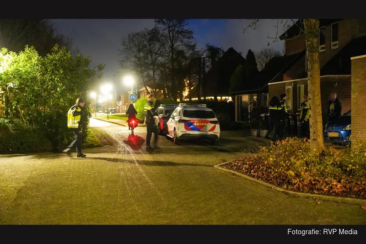Explosie bij voordeur van woning in Zwaag