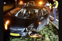 Auto raakt van de weg op N307
