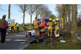 Automobiliste botst frontaal op los geschoten aanhanger in Westwoud