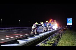 Auto brandt volledig uit op A7 door gesprongen brandstofleiding