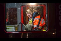 Kat redt het niet in ijskoud water, ondanks inzet brandweer