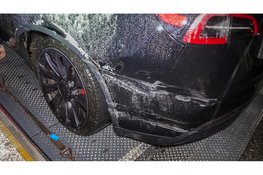 Flinke hagelbui zorgt voor gladheid: auto crasht op A7 en code geel