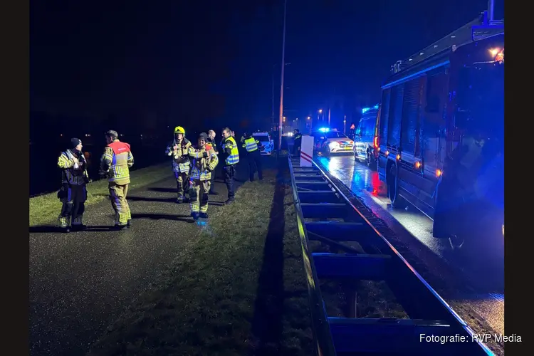 Hulpdiensten massaal ingezet voor melding persoon te water op dijk N307