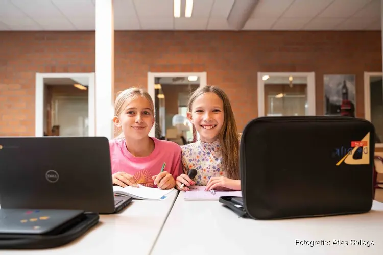 Leerlingen SG De Dijk in debat met lokale politici over toekomst van gemeente Medemblik