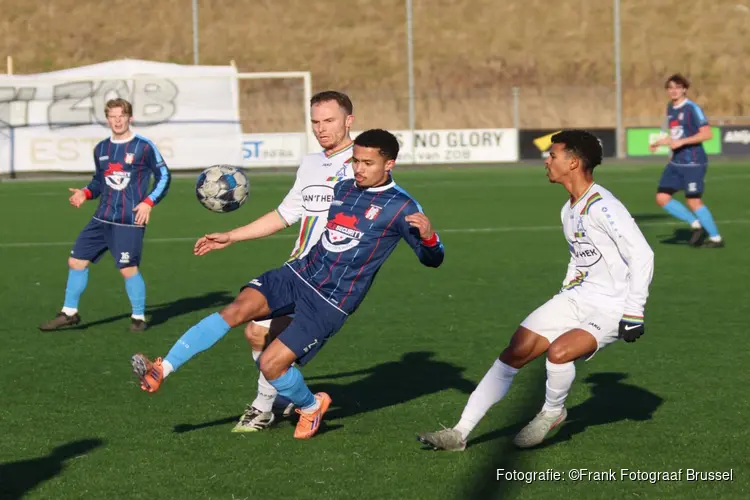 Hollandia wint na lange strafschoppenreeks van ZOB
