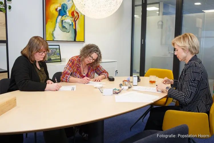 Popstation Hoorn tekent oprichtingsakte voor stichting