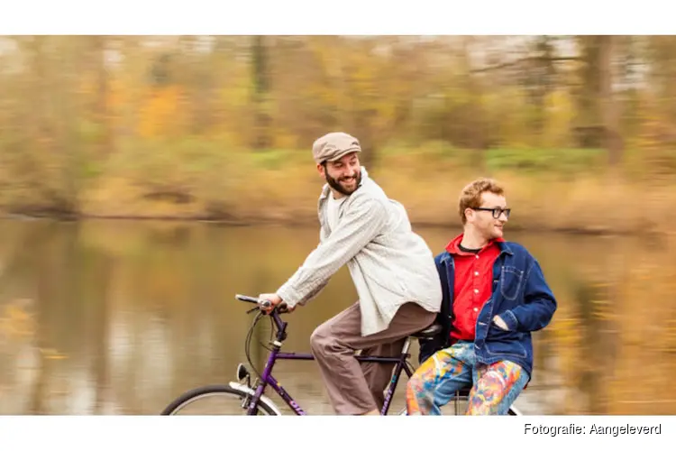 Amsterdamse duo La Nique brengt muzikale voorstelling Kids but Taller naar Hoorn