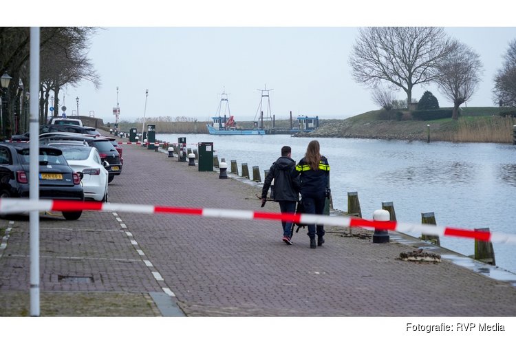 Mogelijk explosief gevonden tijdens magneetvissen in haven Medemblik