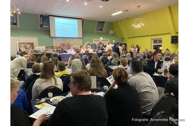 Gemeenschapsveiling Bovenkarspel brengt 61.000 euro op voor parochie en verenigingen