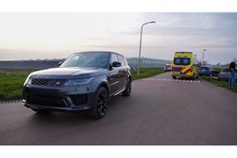 Twee auto's botsen op T splitsing in Wervershoof