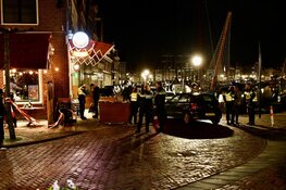 Politie moet ingrijpen na grote vechtpartij in Hoorn, één gewonde