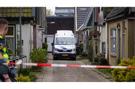 Straat afgesloten en EOD ingezet bij woning in Grootebroek