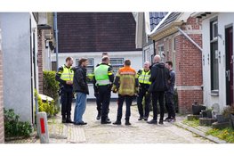 Straat afgesloten en EOD ingezet bij woning in Grootebroek